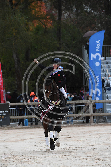 Laura COLLETT_LONDON 52_PauCCI5_20PN_119326