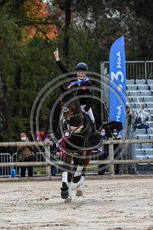 Laura COLLETT_LONDON 52_PauCCI5_20PN_119369