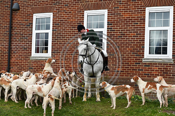RAHunt_Hunting_PN24_123050