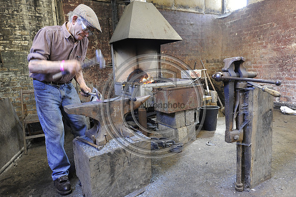 Bernie Tidmarsh_Farrier_PN13_51918