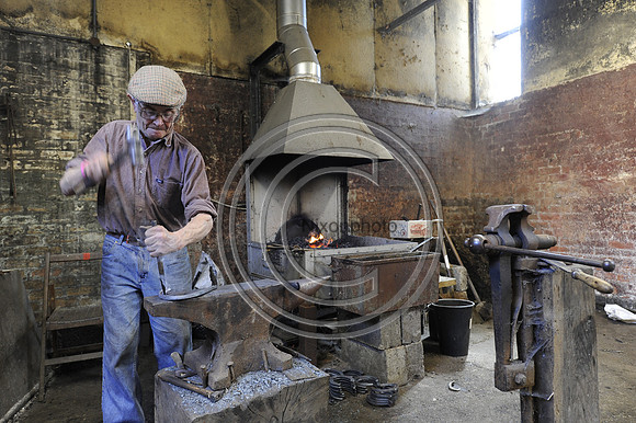 Bernie Tidmarsh_Farrier_PN13_51921