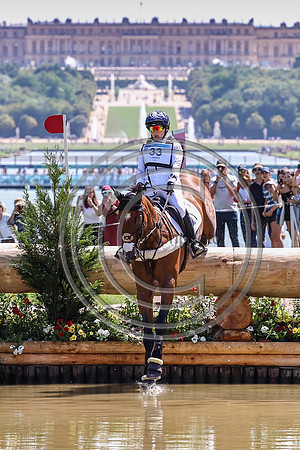 Laura COLLETT_LONDON 52B_Paris24_PN24_151436-2