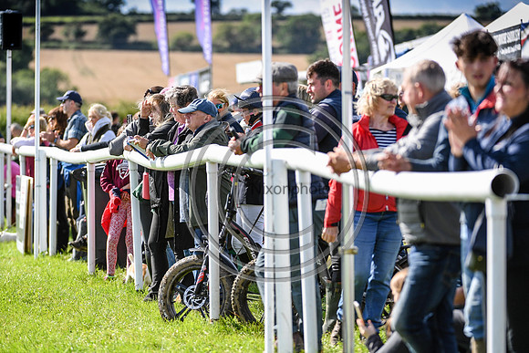 Spectators_BIHT_PN23_17906