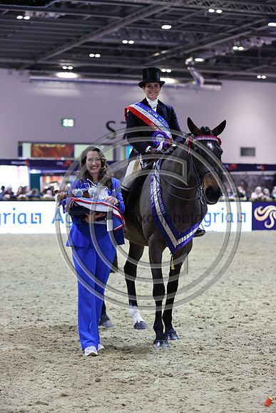Lady Buttons_Jennie Durrans_LIHS_PN24_9917
