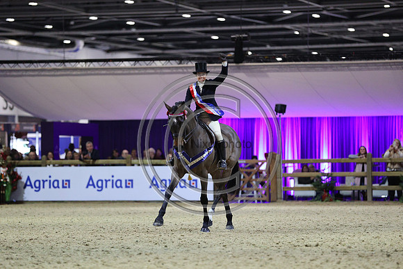 Lady Buttons_Jennie Durrans_LIHS_PN24_9939