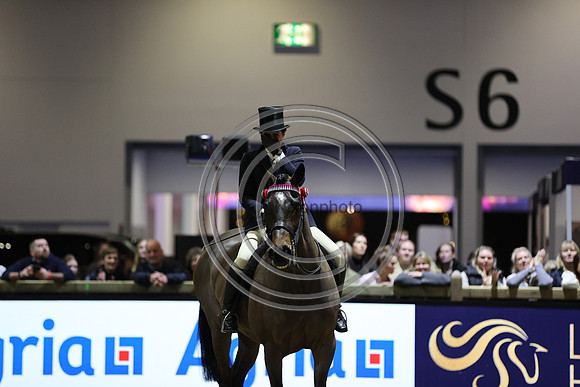 Lady Buttons_Jennie Durrans_LIHS_PN24_9896