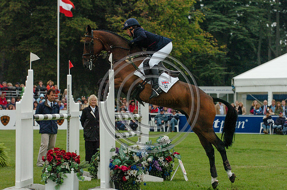 Pippa Funnell_Ensign_Blen05_P33930