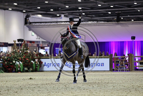 Lady Buttons_Jennie Durrans_LIHS_PN24_9941