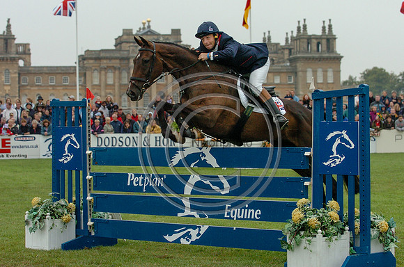 James Robinson_Comanche_Blen05_P33940