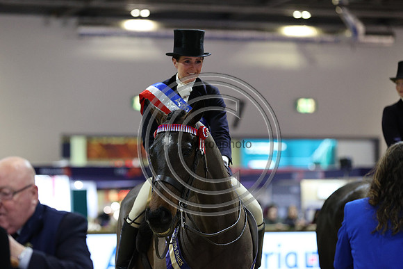 Lady Buttons_Jennie Durrans_LIHS_PN24_9928
